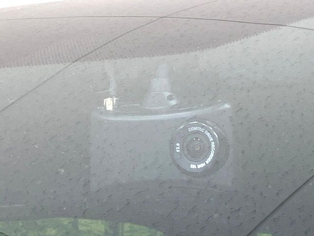 【ドライブレコーダー】ドライブレコーダー装備!走行中はもちろん、あおり運転や事故に遭遇した際、映像で記録し、万一のリスクに備えます。※記録用SDカードはお客様ご自身でご準備いただく必要があります。