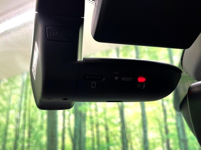 ���h���C�u���R�[�_�[:�h���C�u���R�[�_�[����!���s���͂������A������^�]�⎖�̂ɑ��������ہA�f���ŋL�^���A����̃��X�N�ɔ����܂��B���L�^�pSD�J�[�h�͂��q�l�����g�ł��������������K�v������܂��B