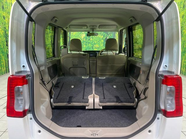 ���i�̂���������ʋ΁A���}���ɏ\���ȉ׎��X�y�[�X���m�ۂ��Ă���܂��B�Z�J���h�V�[�g��|���ƁA�傫�ȉו��̐ύڂ��\�ł���