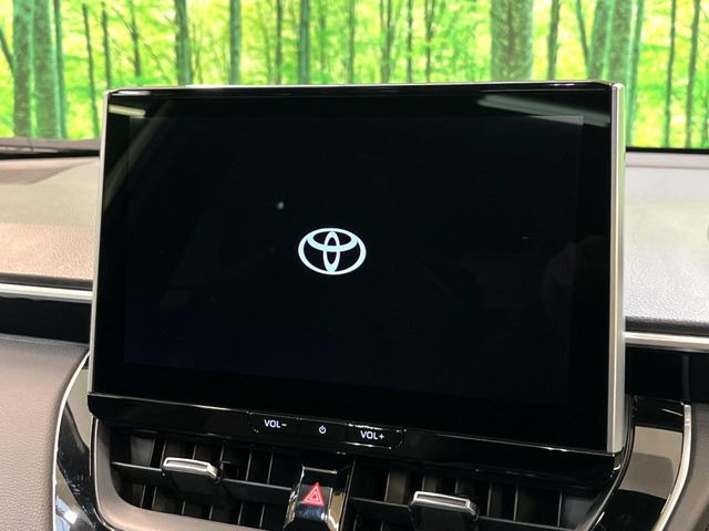 【10.5インチナビ】高級感とインパクトのある大画面ナビを装備。各種オーディオ操作はもちろん、スマホ連携もできる利便性の高いナビです♪