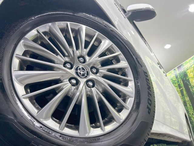 �y����17�C���`�A���~�z�C�[���z�O�ςɃ}�b�`���������A���~�z�C�[���𑕒����Ă���܂��B�e��ЊO�A���~�z�C�[����A�X�^�b�h���X�^�C�����戵�����Ă���܂��B���񂲑��k����������