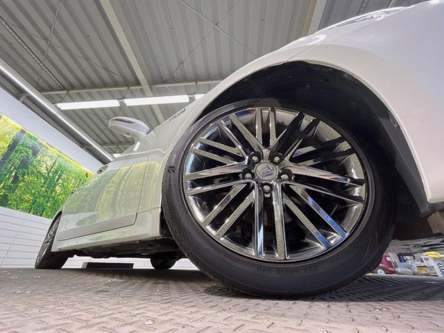 �y�����I�v�V����18�C���`�A���~�z�C�[���z�����I�v�V�����z�C�[���𑕒��B���s���\�̌���ɉ����A�O�ς����X�^�C���b�V���ɂȂ��Ă��܂��B