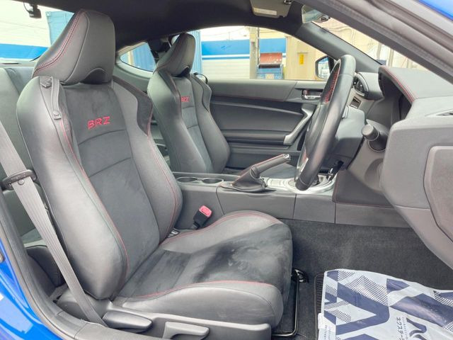 �y�n�[�t���U�[�V�[�g�z�������ƍ���S�n�𗼗������l�C�̃V�[�g���w�ʁE���ʂ̃t�@�u���b�N�f�ނ́A�ʋC���̗ǂ��⊊��ɂ����ɗD��Ă��܂��B�C���╞���ɍ��E���ꂸ���K�ɂ���肢�������܂��B