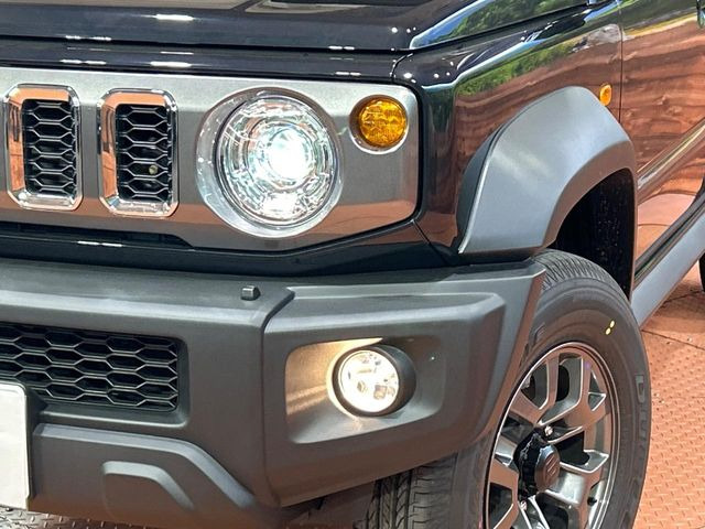 �yLED�w�b�h���C�g�z���V����ԑ��s�����ǍD�Ȏ��E���m�ۂ����S���ĉ^�]�ł��鍂�P�xLED�w�b�h���C�g�𑕔�!�_�����x�������A����d�͂��}�����Ă��܂��B