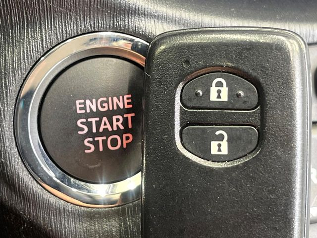 �y�X�}�[�g�L�[�z�J�o����|�P�b�g�ɓ��ꂽ�܂܂ł��h�A�̎{���E�������\�ȃX�}�[�g�L�[�𑕔��B�G���W���̃I���E�I�t�����J�M�����o���K�v����������Ƃ��Ă��֗��ł���