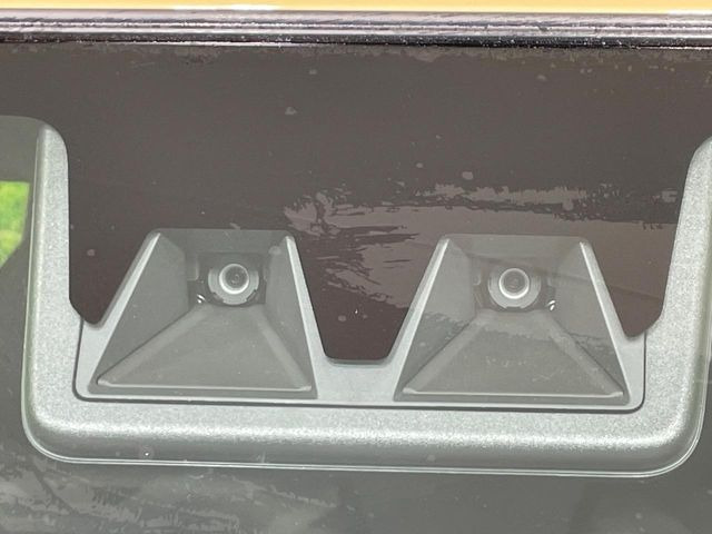 �y�X�}�[�g�A�V�X�g�z���s���ɑO���̎ԗ�����F�����A�Փ˂������Ȏ��͌x��ƃu���[�L�ŏՓˉ���Ɣ�Q�y�����A�V�X�g�B�����S�Ƀh���C�u�����y���݂��������܂��B