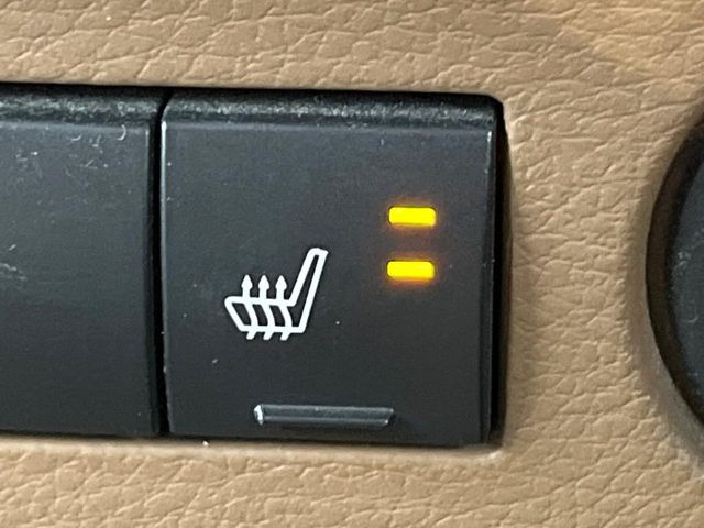 ���t�����g�V�[�g�q�[�e�B���O:�^�]�ȁE����ȋ��ɎO�i�K�Œ��߂��\�ȃV�[�g�q�[�^�[�𑕔����Ă���܂��B�G�߂��킸���K�ɂ��g�p���������܂��B