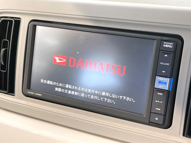 �y�����i�r�z�l�C�̏����i�r�𑕔����Ă���܂��B�i�r�̎g���₷���͂������A�I�[�f�B�I�@�\���[��!�L�����v�◷�s�͂������A�ʋ΂┃�����ȂǕ��i�̃h���C�u���y�����Ȃ�͂���