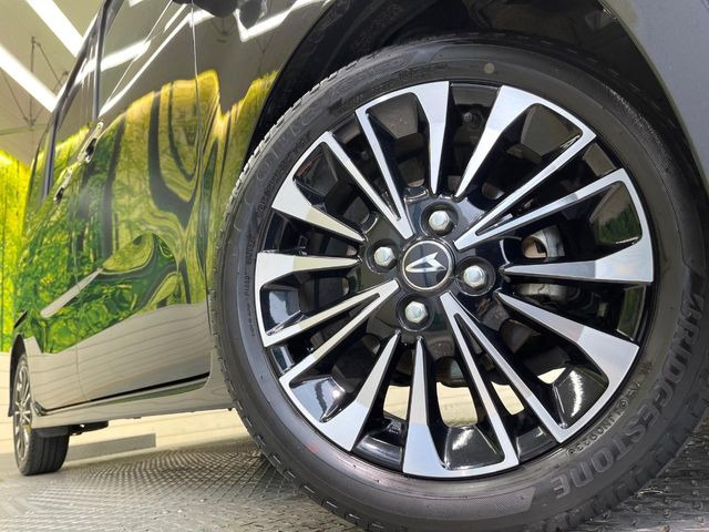 �y����15�C���`�A���~�z�C�[���z�O�ςɃ}�b�`���������A���~�z�C�[���𑕒����Ă���܂��B�e��ЊO�A���~�z�C�[����A�X�^�b�h���X�^�C�����戵�����Ă���܂��B���񂲑��k����������