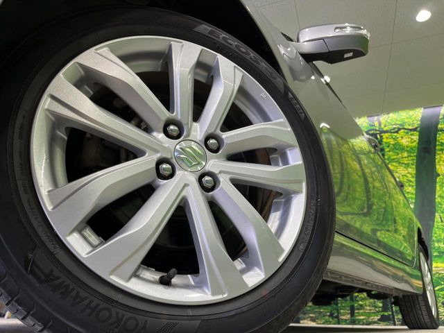 �y���������C���`�A���~�z�C�[���z�O�ςɃ}�b�`���������A���~�z�C�[���𑕒����Ă���܂��B�e��ЊO�A���~�z�C�[����A�X�^�b�h���X�^�C�����戵�����Ă���܂��B���񂲑��k����������