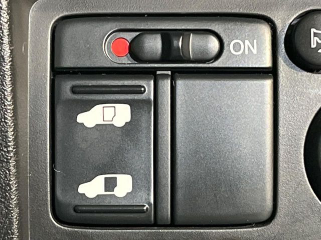 �y�p���[�X���C�h�h�A�z�X�}�[�g�L�[��^�]�Ȃ̃X�C�b�`�ŃX���C�h�h�A�̊J���\���d��������͂����ăh�A���J����K�v�������A���������q�l�ł��A�d���ו��������Ă��鎞�����N�ɊJ���߂ł��܂���