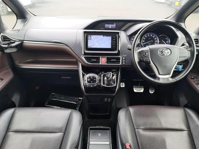 エスクァイアハイブリッド1.8 Gi