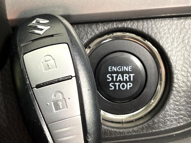 �y�L�[���X�X�^�[�g�V�X�e���z�J�o����|�P�b�g�ɓ��ꂽ�܂܂ł��h�A�̎{���E�������\�ȃX�}�[�g�L�[�𑕔��B�G���W���̃I���E�I�t�����J�M�����o���K�v����������Ƃ��Ă��֗��ł���