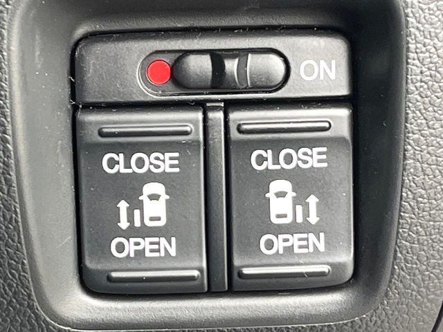 �y�����p���[�X���C�h�h�A�z�X�}�[�g�L�[��^�]�Ȃ̃X�C�b�`�Ō�ȗ����X���C�h�h�A�̊J���\���d��������͂����ăh�A���J����K�v�������A�����Ȃ��q�l�ł��ȒP�ɊJ���߂ł����K�ł���