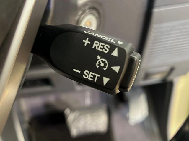 �y�N���[�Y�R���g���[���z�������H�����N���N���s�B�A�N�Z���𗣂��Ă���葬�x�ő��s���ł��A�������^�]���̕��S���y��!�����E�������ȒP�ȃX�C�b�`����Œ����ł��܂��B