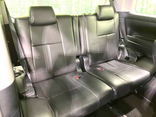 3列目シートはもちろん状態良好☆大人でもゆったりと座って頂けますので、大人数でのお出かけもラクラクです♪ご家族で、気の知れた仲間で、ドライブに行くのが楽しみですね♪
