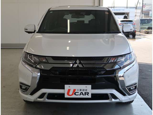アウトランダーPHEV2.4 G プレミアムパッケージ 4WD