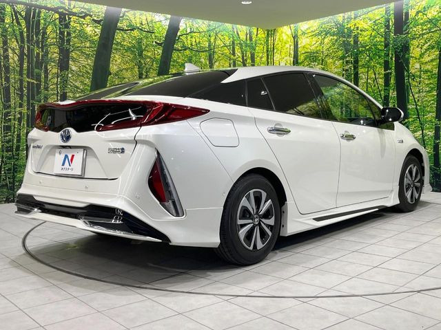 ☆全国のネクステージからお取り寄せが可能※!遠方の店舗に展示してあるクルマが気になる場合も、最寄りの店舗でご覧いただくことが可能です!是非私たちに要望をお聞かせください!※別途費用