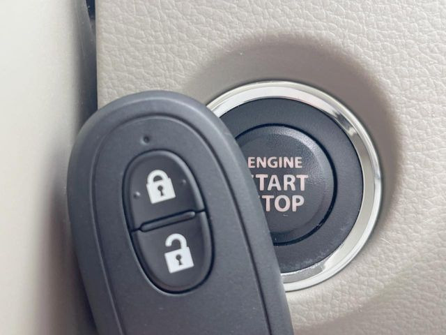 �y�L�[���X�X�^�[�g�V�X�e���z�J�o����|�P�b�g�ɓ��ꂽ�܂܂ł��h�A�̎{���E�������\�ȃX�}�[�g�L�[�𑕔��B�G���W���̃I���E�I�t�����J�M�����o���K�v����������Ƃ��Ă��֗��ł���