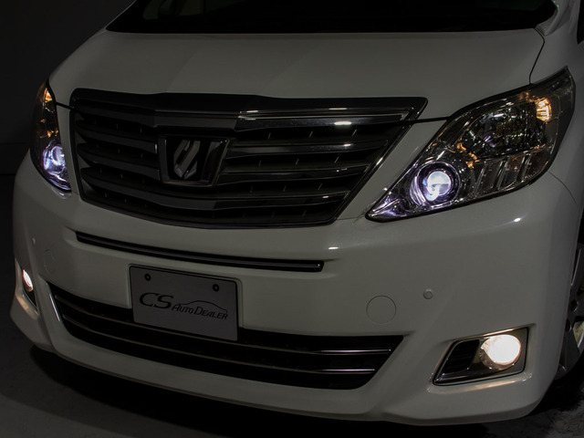 ★HIDヘッドライト★明るさ、視認性抜群!LEDへの換装もお任せください!