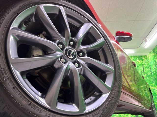 �y����18�C���`�A���~�z�C�[���z�O�ςɃ}�b�`���������A���~�z�C�[���𑕒����Ă���܂��B�e��ЊO�A���~�z�C�[����A�X�^�b�h���X�^�C�����戵�����Ă���܂��B���񂲑��k����������