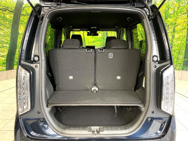 ���i�̂���������ʋ΁A���}���ɏ\���ȉ׎��X�y�[�X���m�ۂ��Ă���܂��B�Z�J���h�V�[�g��|���ƁA�傫�ȉו��̐ύڂ��\�ł���