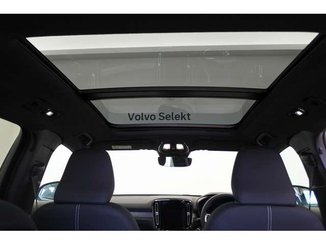 XC40ウルトラ B4 AWD 4WD