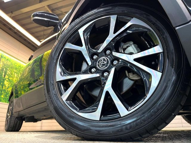 �y����18�C���`�A���~�z�C�[���z�O�ςɃ}�b�`���������A���~�z�C�[���𑕒����Ă���܂��B�e��ЊO�A���~�z�C�[����A�X�^�b�h���X�^�C�����戵�����Ă���܂��B���񂲑��k����������