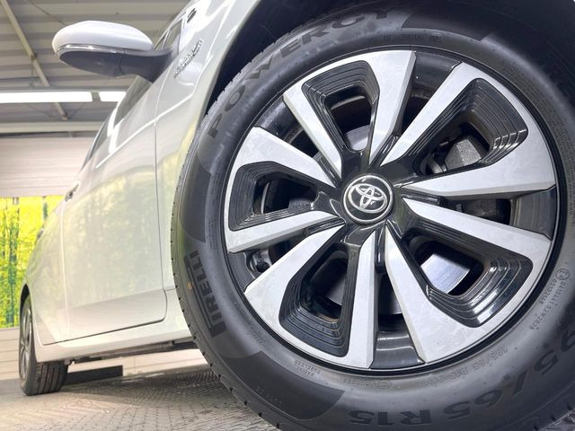 【純正アルミホイール】外観にマッチした純正アルミホイールを装着しております。各種社外アルミホイールや、スタッドレスタイヤも取扱いしております。是非ご相談ください♪