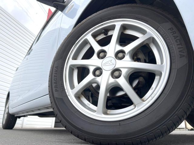 �y����14�C���`�A���~�z�C�[���z�O�ςɃ}�b�`���������A���~�z�C�[���𑕒����Ă���܂��B�e��ЊO�A���~�z�C�[����A�X�^�b�h���X�^�C�����戵�����Ă���܂��B���񂲑��k����������