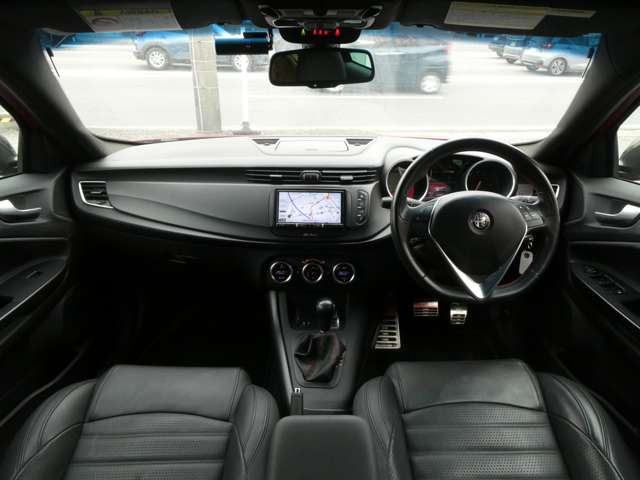 �i�����ꂽ�C���p�l����́A�X�^�C���b�V�������쐫�⎋�F���ɂ��D��A�O���̂��Ȃ��f�U�C���ɂȂ��Ă���܂�!