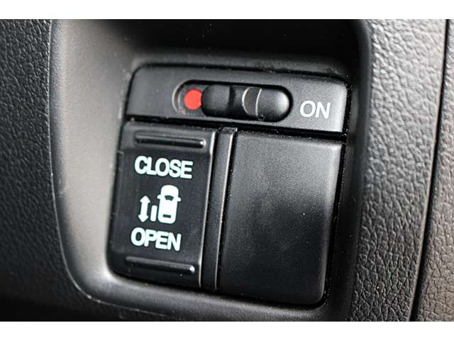 �p���[�X���C�h�h�A