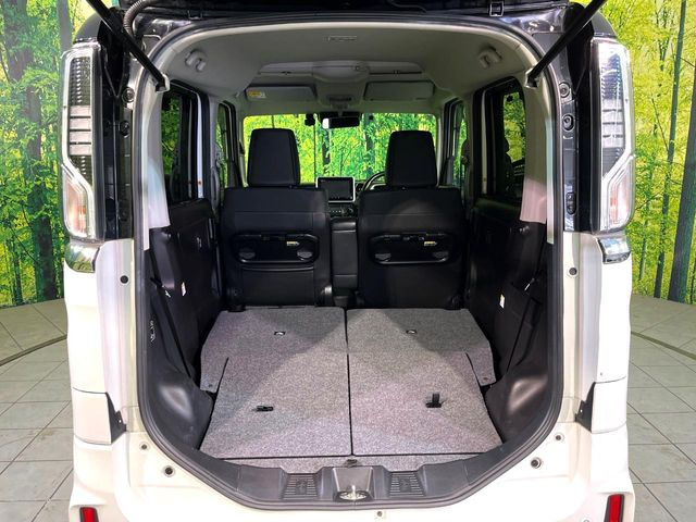 ���i�̂���������ʋ΁A���}���ɏ\���ȉ׎��X�y�[�X���m�ۂ��Ă���܂��B�Z�J���h�V�[�g��|���ƁA�傫�ȉו��̐ύڂ��\�ł���