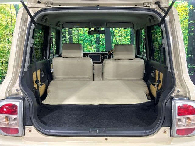 ���i�̂���������ʋ΁A���}���ɏ\���ȉ׎��X�y�[�X���m�ۂ��Ă���܂��B�Z�J���h�V�[�g��|���ƁA�傫�ȉו��̐ύڂ��\�ł���