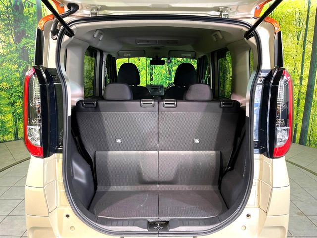 ���i�̂���������ʋ΁A���}���ɏ\���ȉ׎��X�y�[�X���m�ۂ��Ă���܂��B�Z�J���h�V�[�g��|���ƁA�傫�ȉו��̐ύڂ��\�ł���