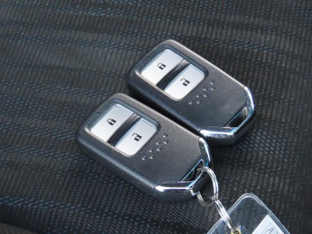 �L�[���|�P�b�g�ɓ��ꂽ�܂܂ł��G���W��ON/OFF�A�h�A�{��/�J���\���֗��ȃX�}�[�g�L�[�t�ł���