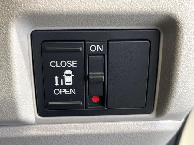 �y�p���[�X���C�h�h�A�z�X�}�[�g�L�[��^�]�Ȃ̃X�C�b�`�ŃX���C�h�h�A�̊J���\���d��������͂����ăh�A���J����K�v�������A���������q�l�ł��A�d���ו��������Ă��鎞�����N�ɊJ���߂ł��܂���