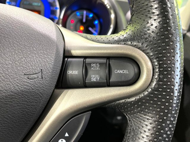 �y�N���[�Y�R���g���[���z�������H�����N���N���s�B�A�N�Z���𗣂��Ă���葬�x�ő��s���ł��A�������^�]���̕��S���y��!�����E�������ȒP�ȃX�C�b�`����Œ����ł��܂��B