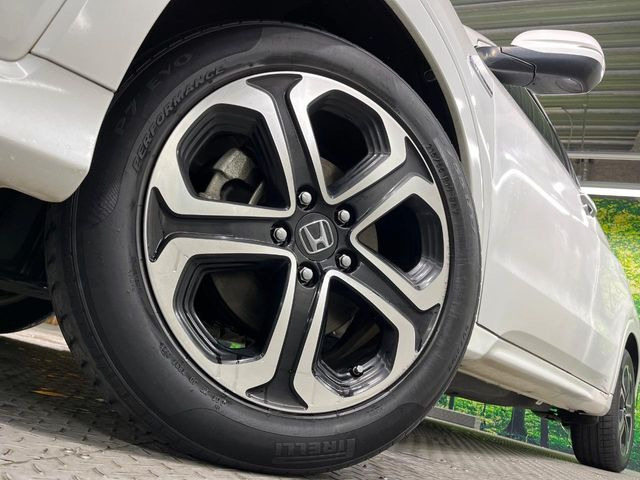 �y����17�C���`�A���~�z�C�[���z�O�ςɃ}�b�`���������A���~�z�C�[���𑕒����Ă���܂��B�e��ЊO�A���~�z�C�[����A�X�^�b�h���X�^�C�����戵�����Ă���܂��B���񂲑��k����������