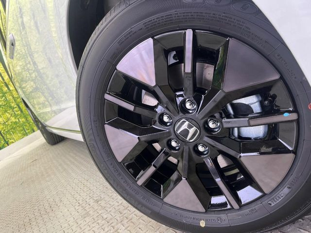 �y����16�C���`�A���~�z�C�[���z�O�ςɃ}�b�`���������A���~�z�C�[���𑕒����Ă���܂��B�e��ЊO�A���~�z�C�[����A�X�^�b�h���X�^�C�����戵�����Ă���܂��B���񂲑��k����������