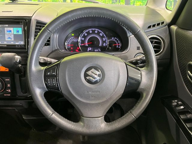 �y�����v�����X�e�A�����O�z�㎿�Ȋv���g�p���邱�ƂŁA��ɂ����������݂ƂĂ��^�]���₷���n���h���ł���