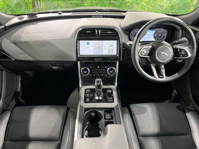 XERダイナミック S 2.0L D200 ディーゼル 4WD