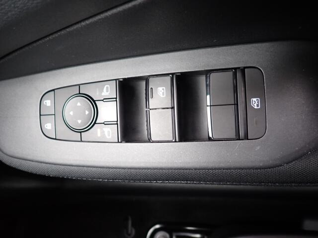 �d���i�[���h�A�~���[�E�p���[�E�B���h�E�������Ă��܂��B