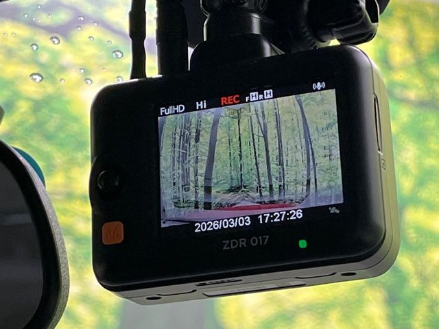 �y�h���C�u���R�[�_�[�z�h���C�u���R�[�_�[����!���s���͂������A������^�]�⎖�̂ɑ��������ہA�f���ŋL�^���A����̃��X�N�ɔ����܂��B���L�^�pSD�J�[�h�͂��q�l�����g�ł��������������K�v������܂��B