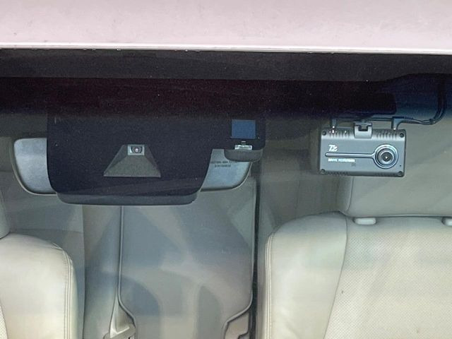 【トヨタセーフティセンス】走行中に前方の車両等を認識し、衝突しそうな時は警報とブレーキで衝突回避と被害軽減をアシスト。より安全にドライブをお楽しみいただけます。