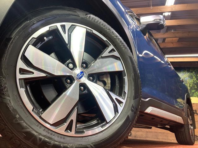 �y����18�C���`�A���~�z�C�[���z�O�ςɃ}�b�`���������A���~�z�C�[���𑕒����Ă���܂��B�e��ЊO�A���~�z�C�[����A�X�^�b�h���X�^�C�����戵�����Ă���܂��B���񂲑��k����������