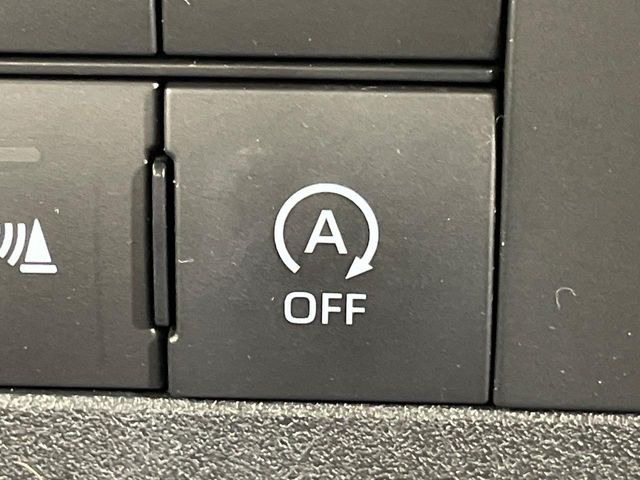 �y�A�C�h�����O�X�g�b�v�z�ԐM����a�؂Œ�Ԃ����ۂɃG���W�����~���A���ʂȔR���̏����}���܂��B�R��������ی�ɂȂ���@�\��G���W���̓u���[�L�𗣂��΍Ďn�����܂��B