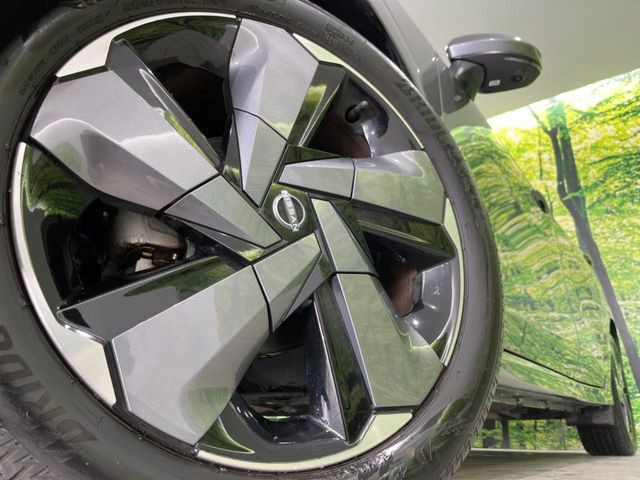 �y����17�C���`�A���~�z�C�[���z�O�ςɃ}�b�`���������A���~�z�C�[���𑕒����Ă���܂��B�e��ЊO�A���~�z�C�[����A�X�^�b�h���X�^�C�����戵�����Ă���܂��B���񂲑��k����������