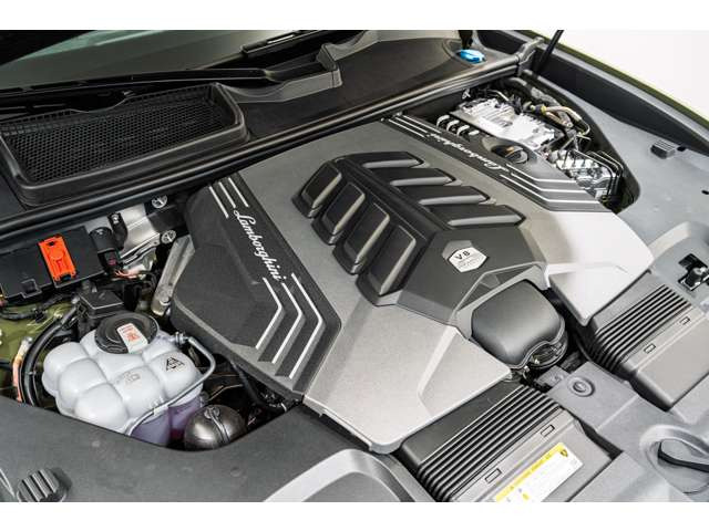 ウルスペルフォルマンテ 4WD