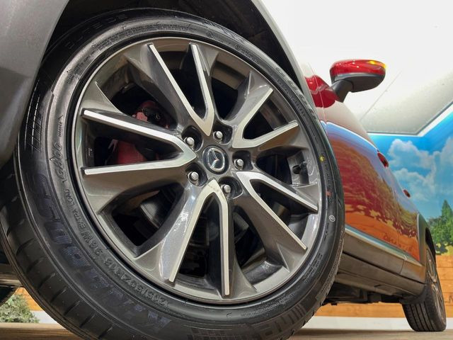 �y����18�C���`�A���~�z�C�[���z�O�ςɃ}�b�`���������A���~�z�C�[���𑕒����Ă���܂��B�e��ЊO�A���~�z�C�[����A�X�^�b�h���X�^�C�����戵�����Ă���܂��B���񂲑��k����������